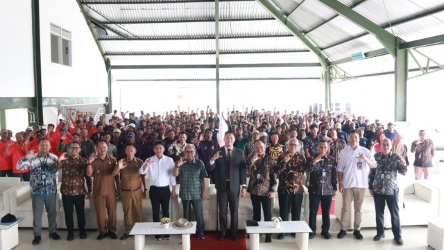 0d10b8bb-81ee-444c-bf85-78e1b3672e9d